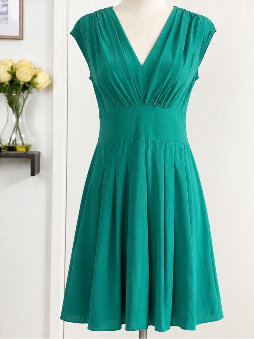 Lil Anthropologie Silk Emerald V-Neck Fit & Flare Dress Size Medium